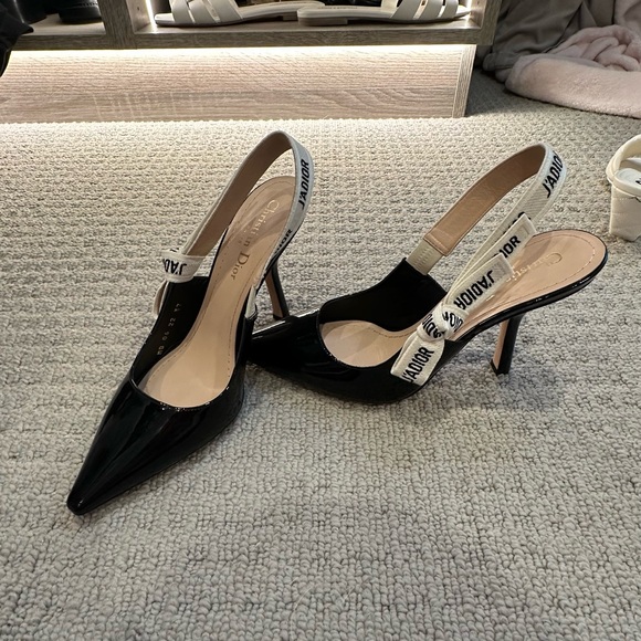 J’adior Dior Black Patent Leather Slingback Heels - Picture 4 of 6